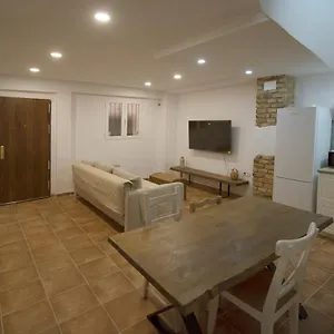 Con Bano Privado En Casa De 3 En El Barrio Mas Historico Habitación en casa particular