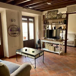  Apartment Sleep In Historic Puerta Elvira